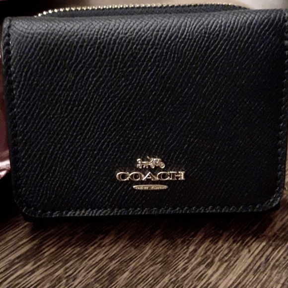 COACH DK BLUE LEATHER TRIFOLD WALLET NWOT - Picture 2 of 10